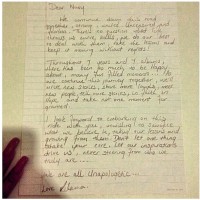 Rihanna divulga carta aberta,
escrita a mão, para os fãs; veja